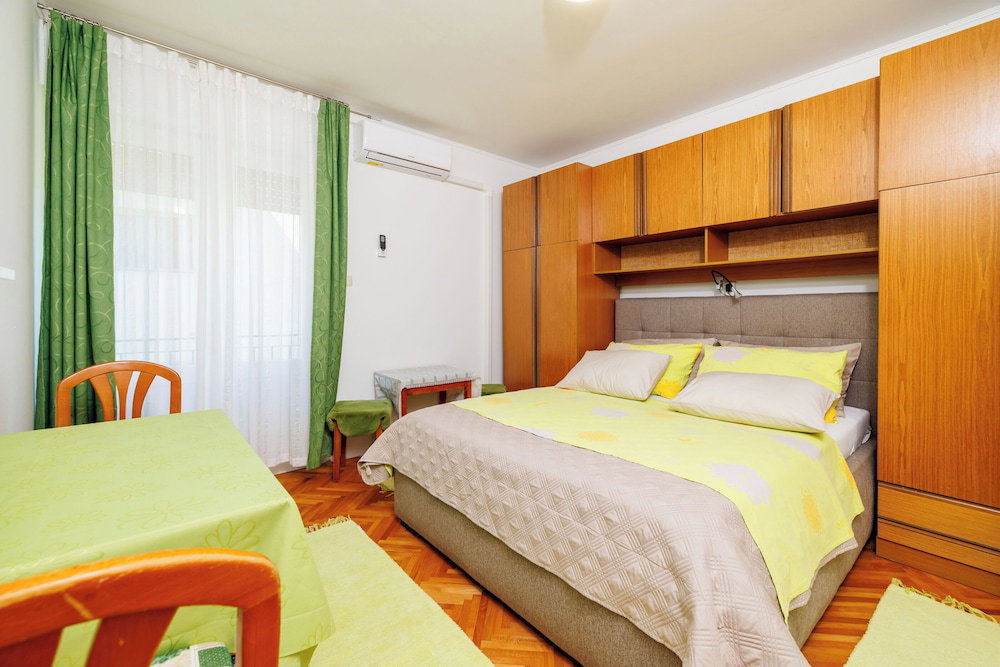 Hotel Apartments And Room Petar