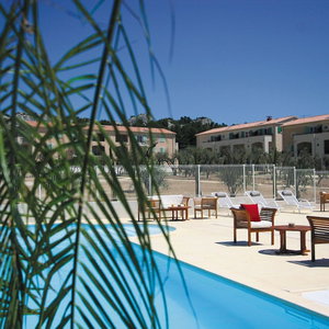 Hotel Résidence Lagrange Vacances Le Domaine De Bourgeac cazare Paradou