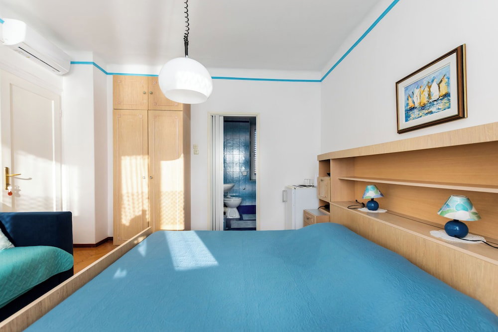 Hotel Rooms Marica B