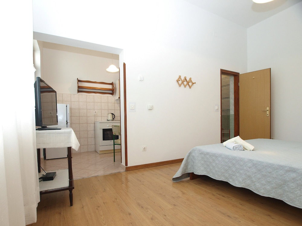 Apartment 1965