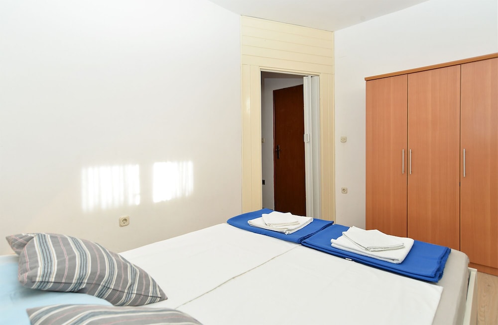 Apartments Mira 295
