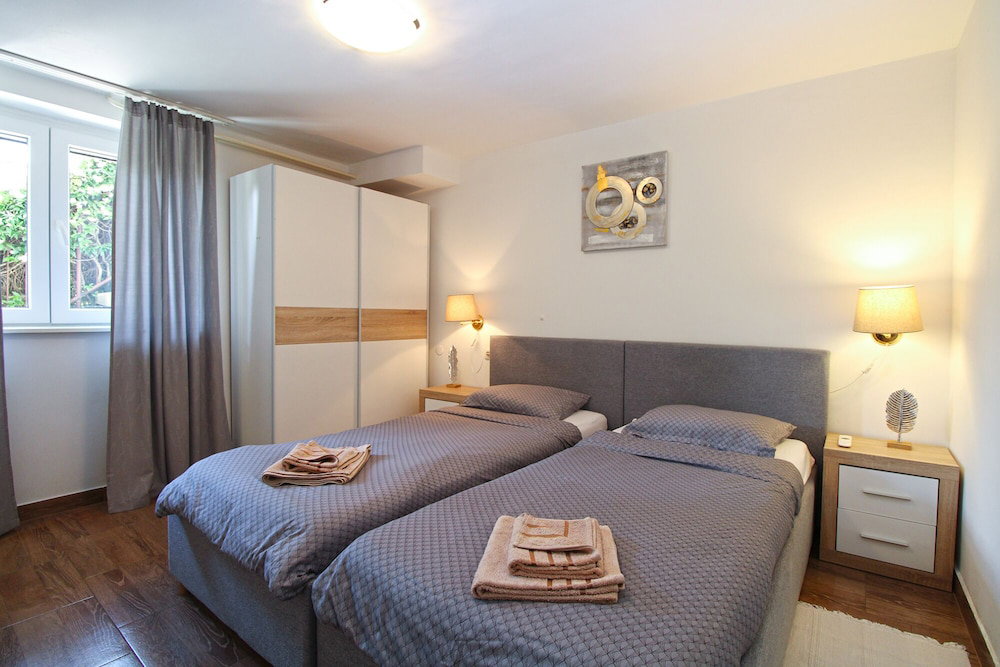 Apartment 1278