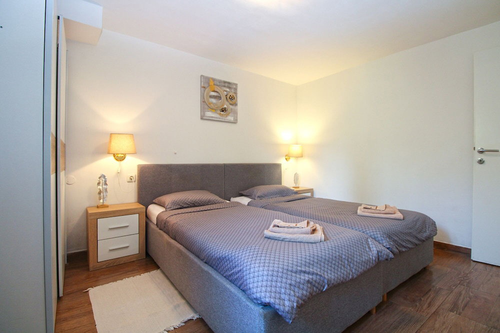 Apartment 1278