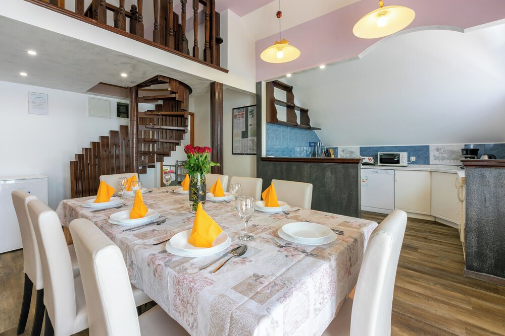 Hotel Apartments Ljiljana