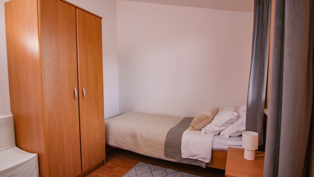 Apartment 1496