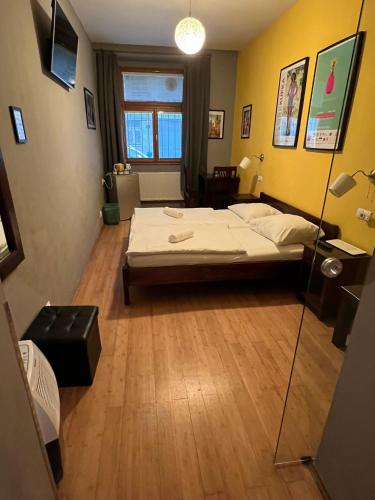 Hotel Central Studios