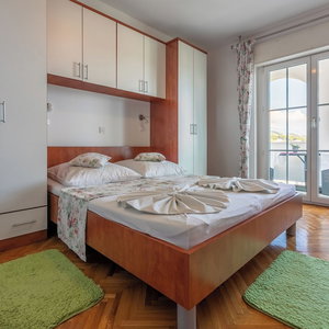 Hotel Apartments Vila Antula cazare Rab