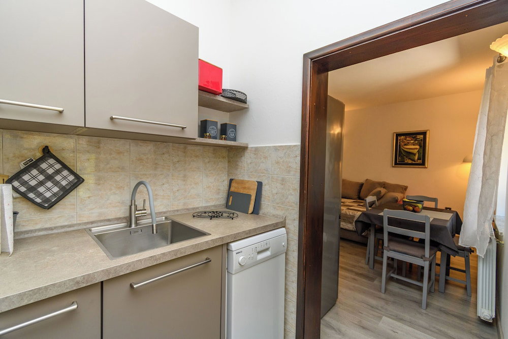 Hotel Apartment Leonas Paradise