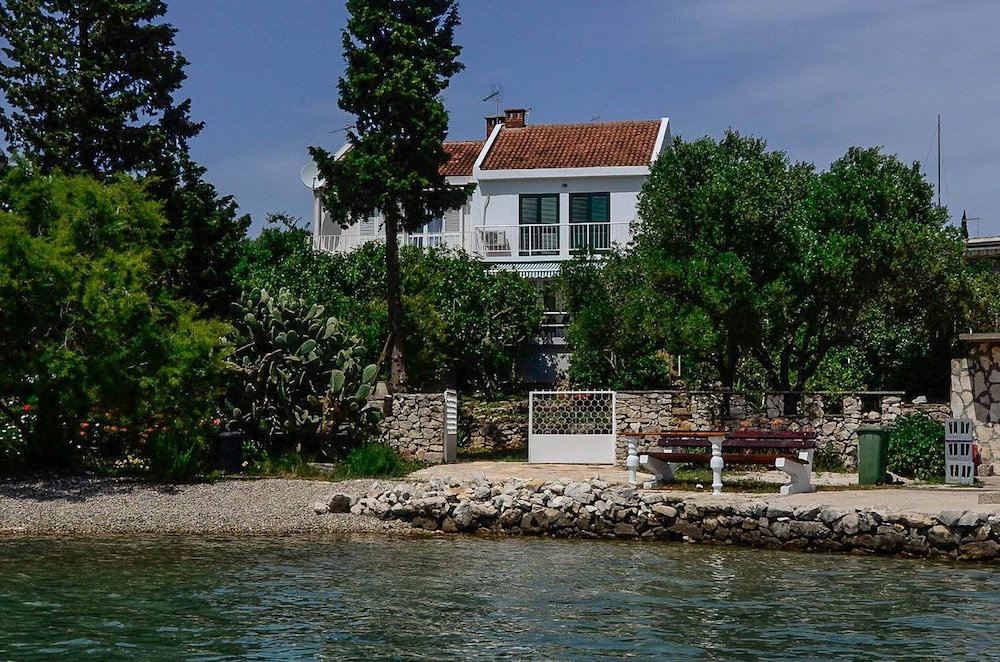 Hotel Holiday Home Lovište