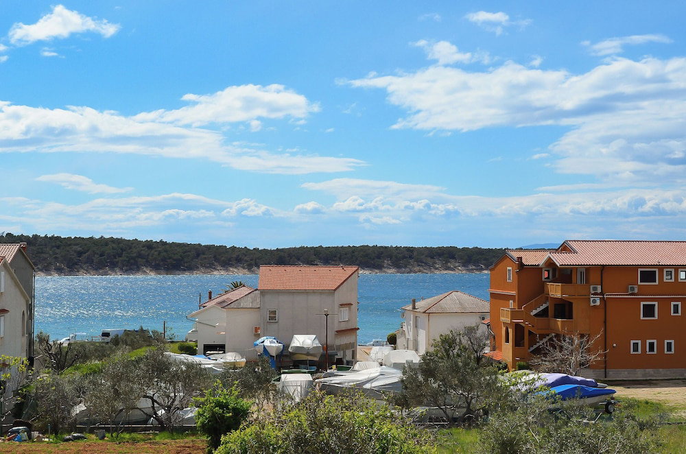 Hotel Apartments Biserka