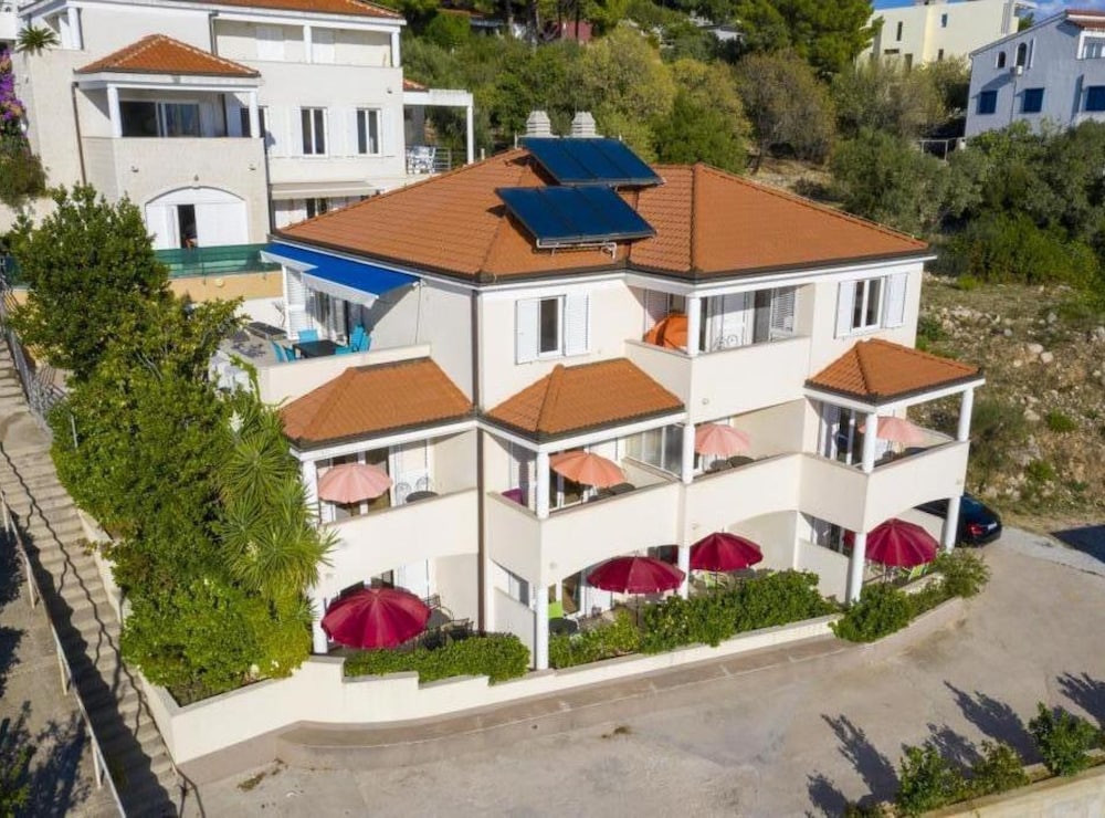 Hotel Apartments Radevenjić