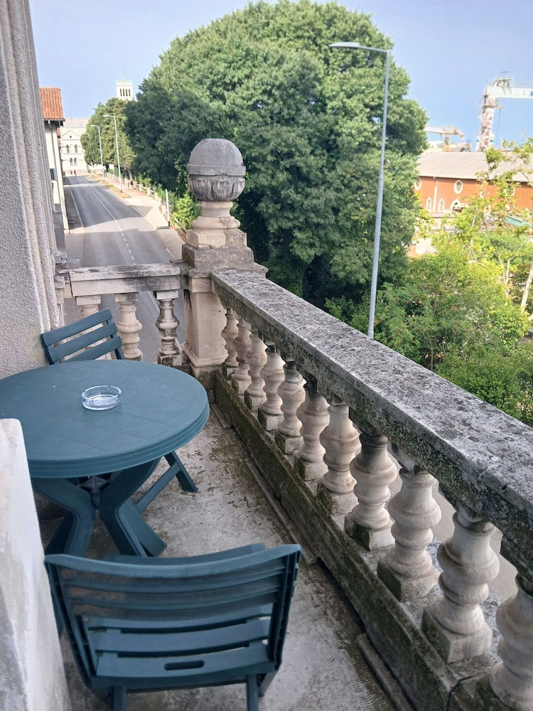 Hostel Veli Jože