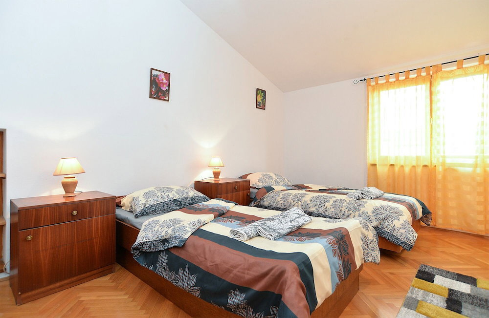 Apartment 1629