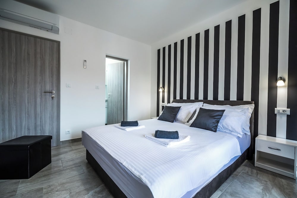 Apartments & Rooms Sunshine Home