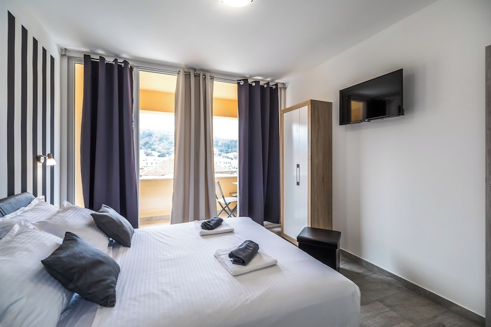 Apartments & Rooms Sunshine Home