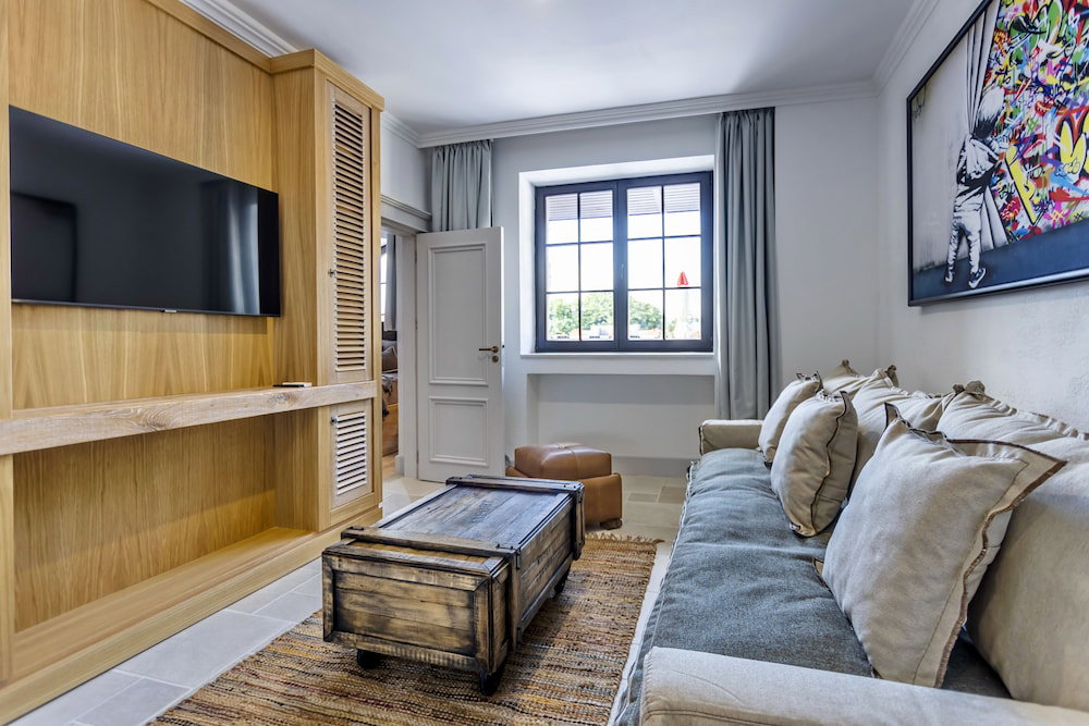 Castro Mesembria Boutique Hotel