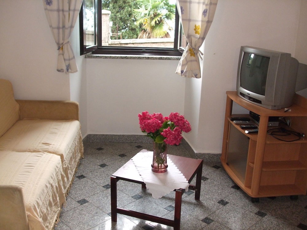 Hotel Apartments Vesna