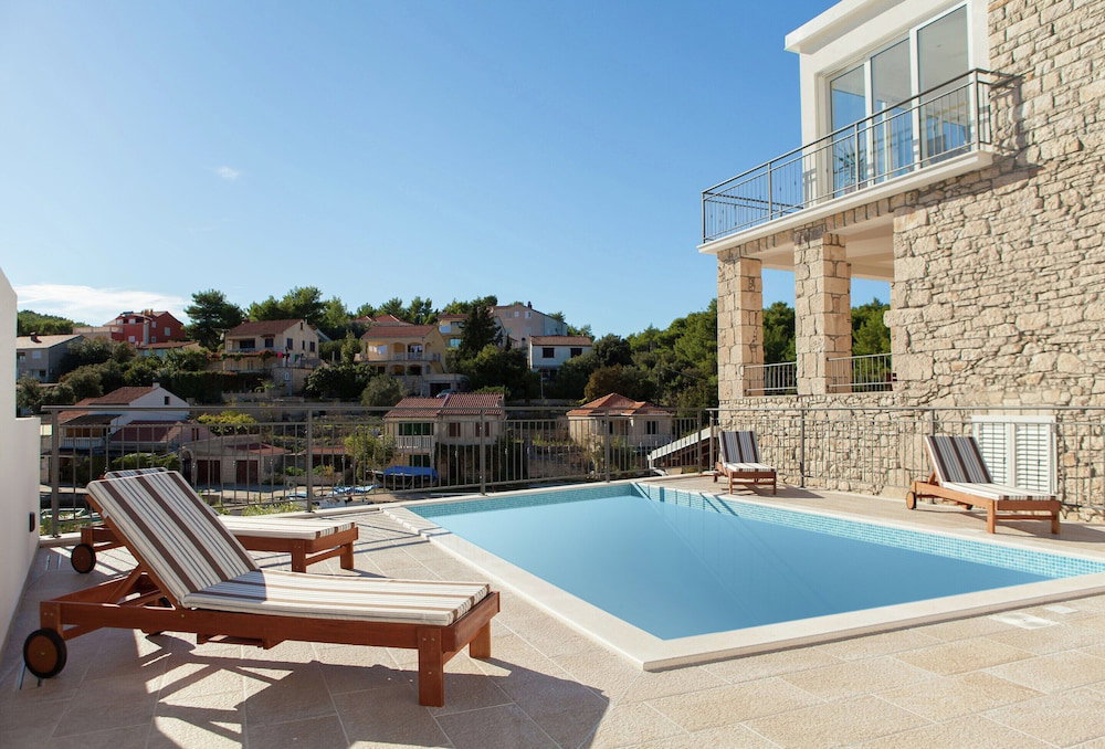 Hotel Charming Beach Villa In Vela Luka