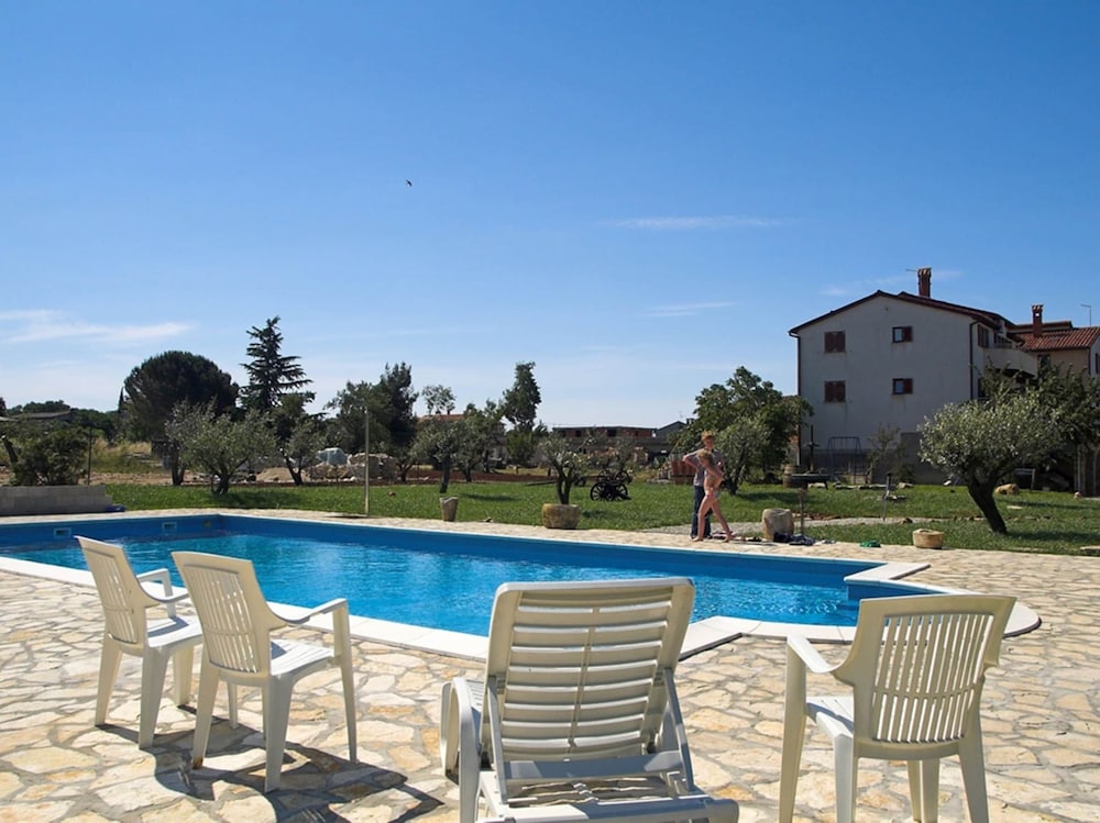 Hotel Apartment In Fazana Near Valbandon Beach