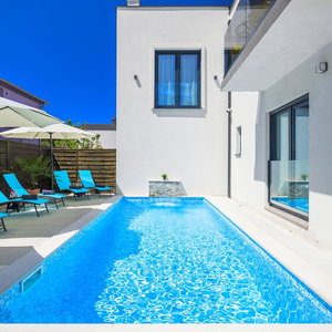 Hotel Vila Valla Studio Apartments cazare Valbandon