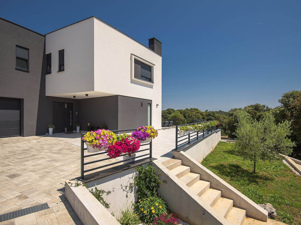 Hotel Apartment In Croatia Near Adriatic Coast
