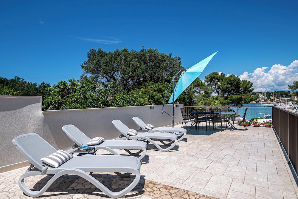 Hotel Harmony Apartments In Lovište