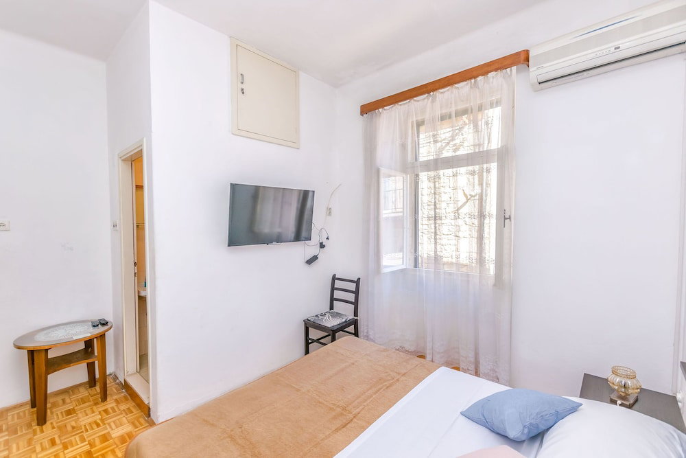 Hotel Apartment And Rooms Angela