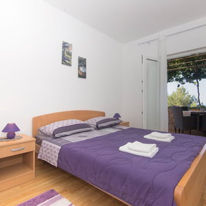 Hotel Apartment Luka cazare Jelsa