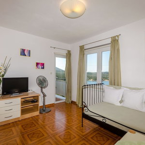 Hotel Apartments Mrvelj cazare Jelsa
