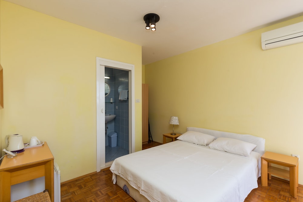 Beautiful Nest Rooms
