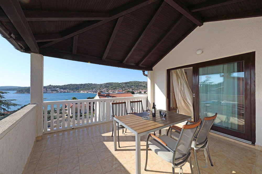Hotel Apartments Snjezana
