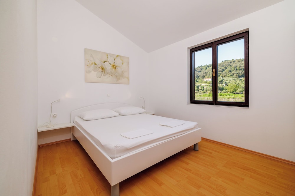 Hotel Apartments Biserka