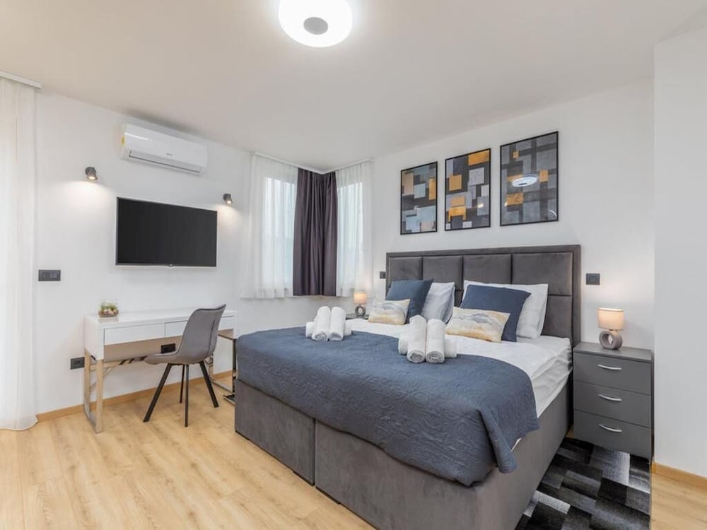 Villa D Pula 3-Bedrooms Luxury Accomodation