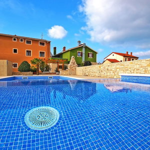 Hotel Apartment Mile 1249 cazare Valbandon