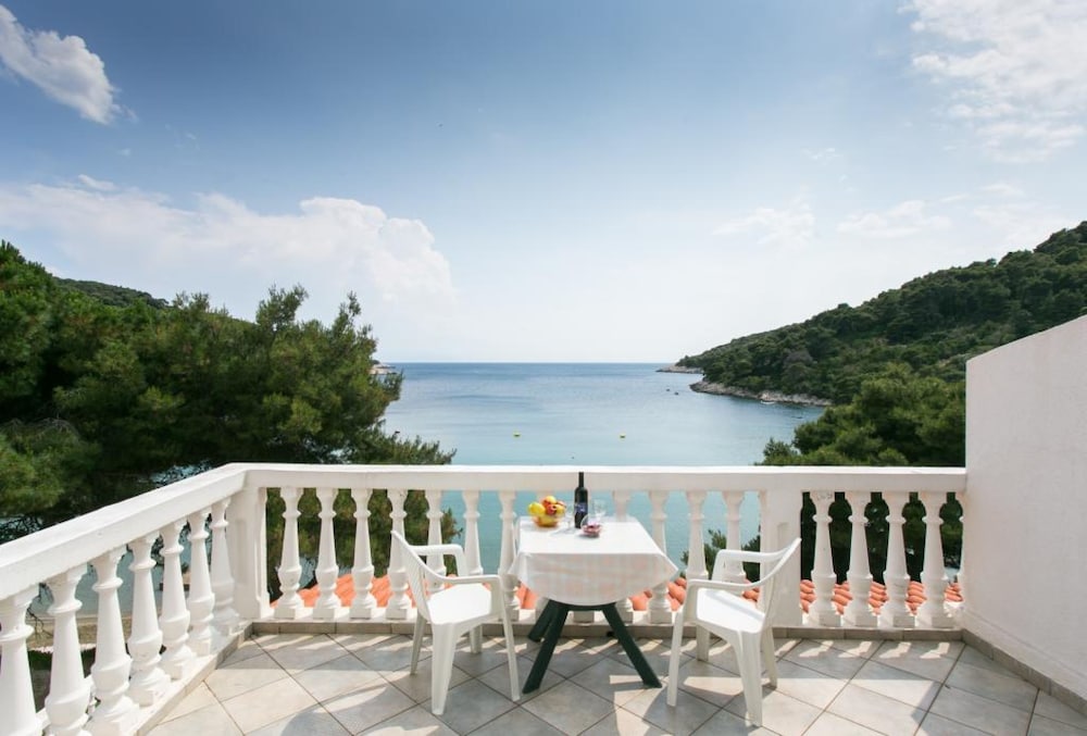 Hotel Apartments Franka Saplunara