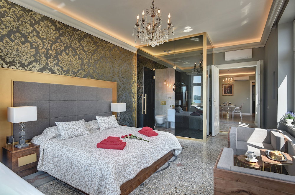 Arena & Seaview Luxurious Residence