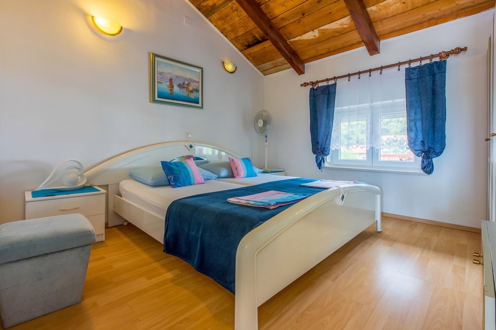 Hotel Apartments Ledy