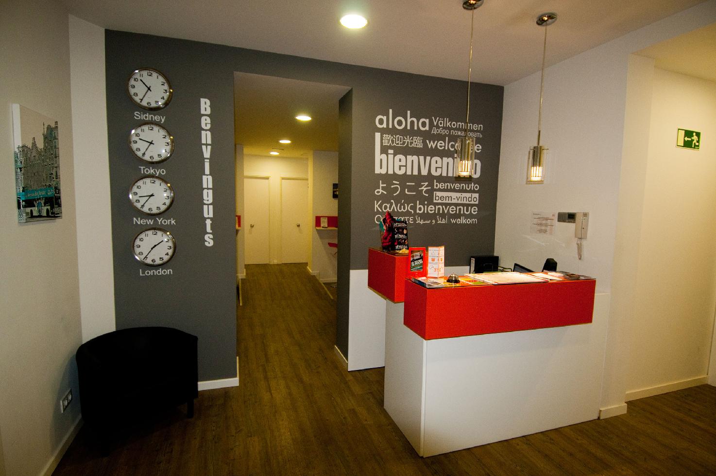 Live Barcelona Hostal