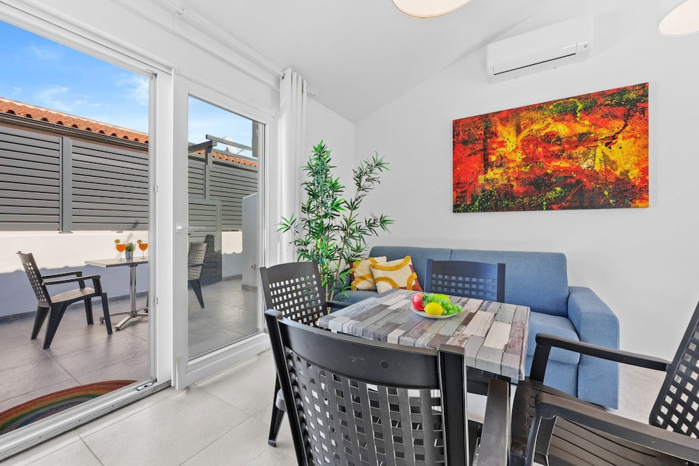 Hotel Attractive Apartment In Peroj With Terrace