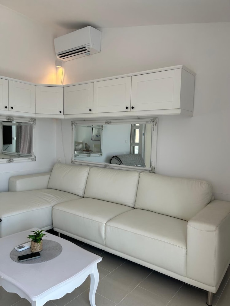 Hotel Apartments Luna Aurea