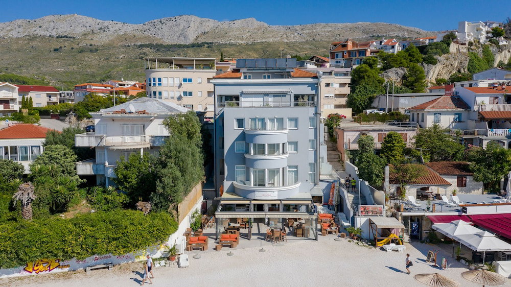 Hotel Sunset Split Rooms