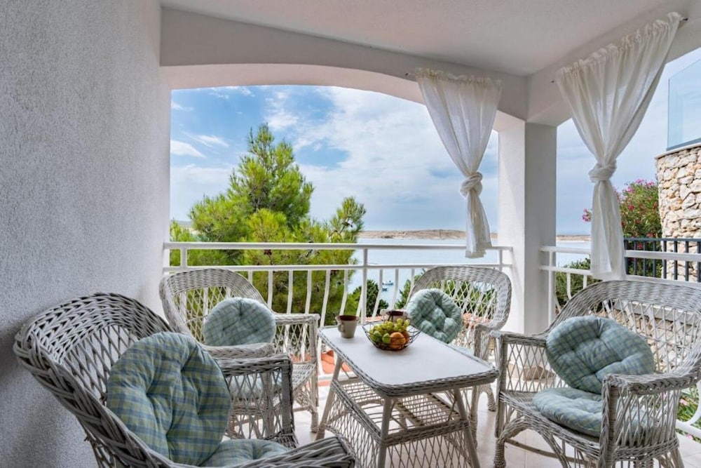Hotel Apartment Zdravko Sea View