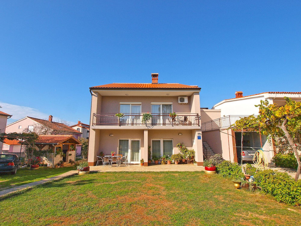 Hotel Apartments Silvia 143