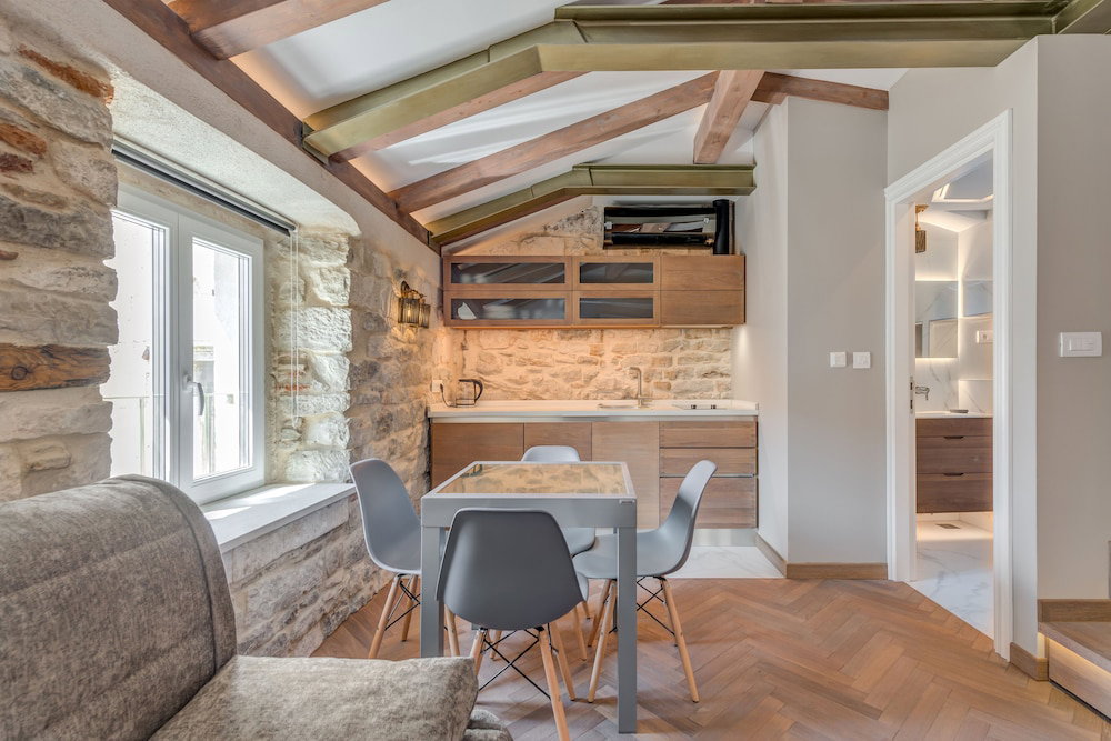 Palace Luxury Retreat - Old Town