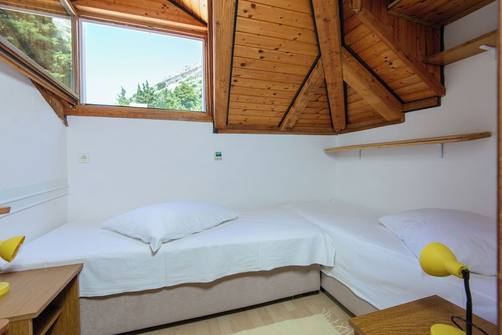 Charming 2-Bedroom Apartment With Ocean Views In Dubrovnik