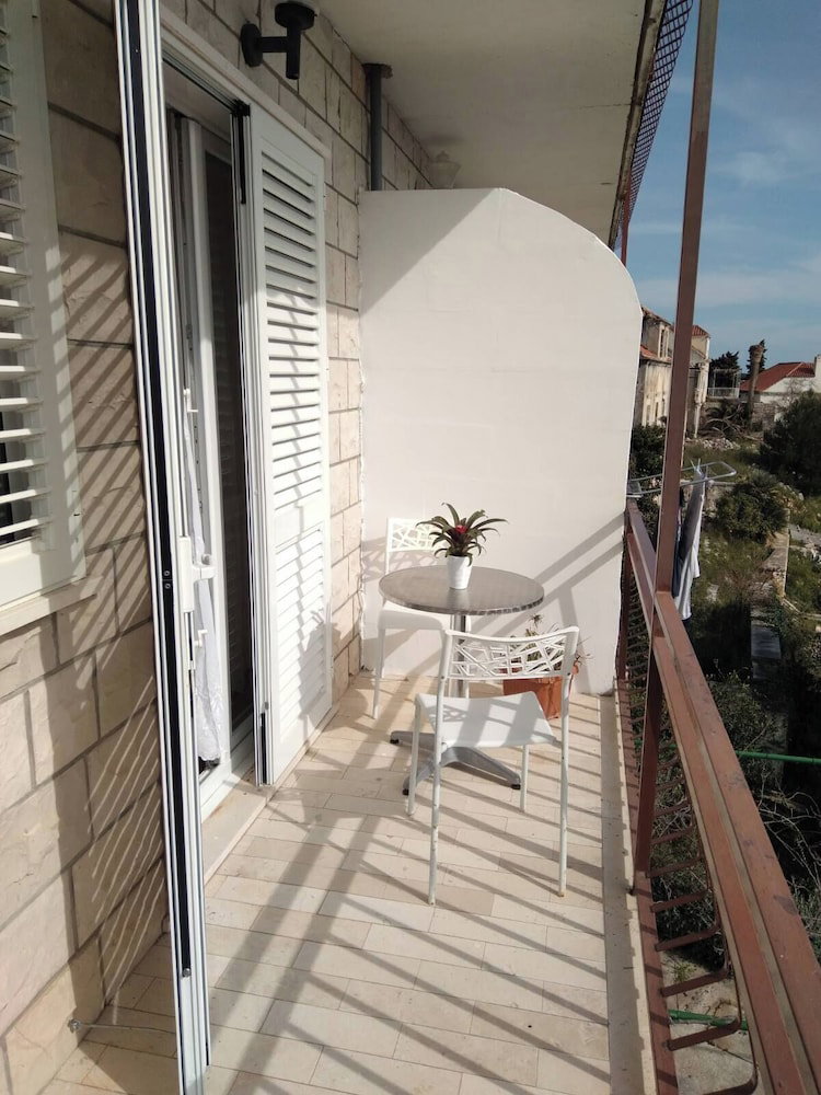 Hotel Apartment Ljilja