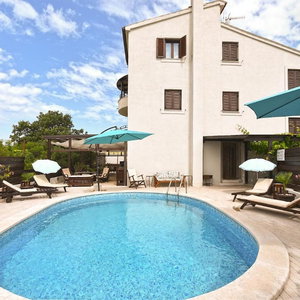 Hotel Charming Flat With Shared Pool cazare Bale