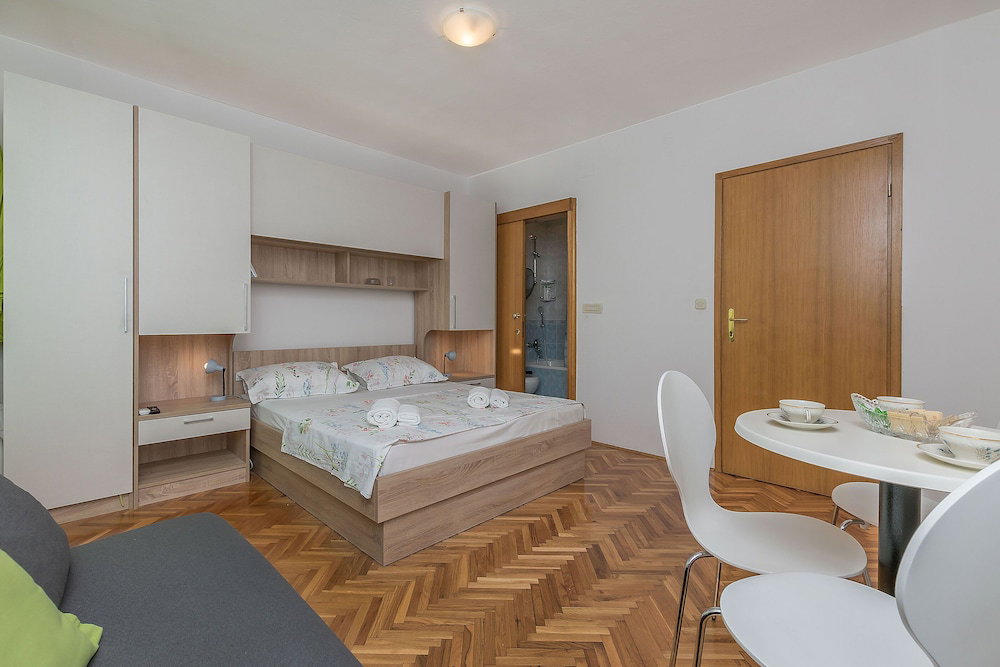 Hotel Apartments And Room Nevenka