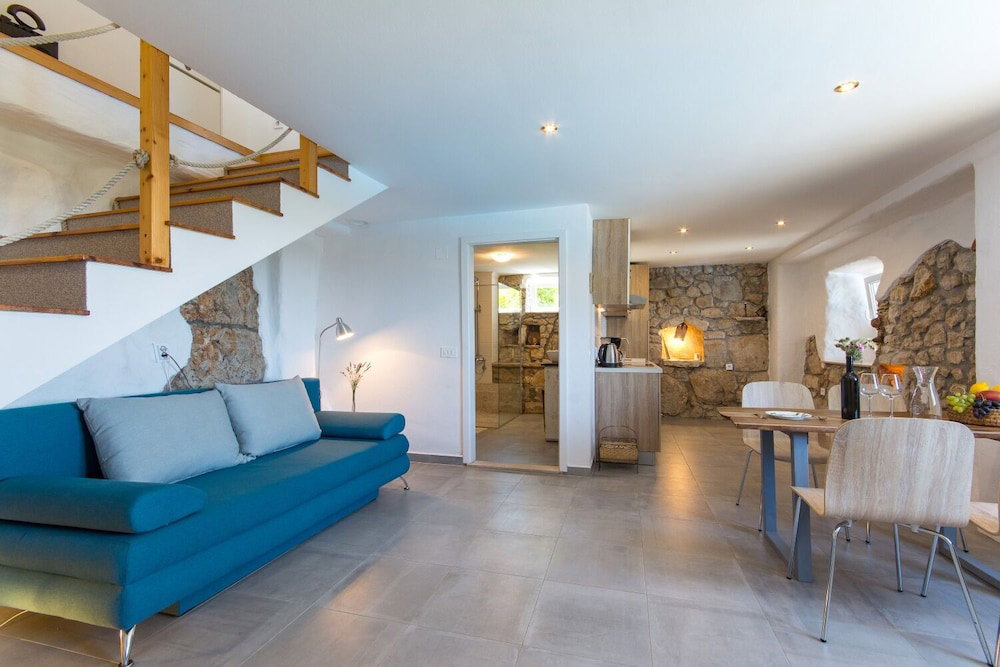 Hotel House Stone