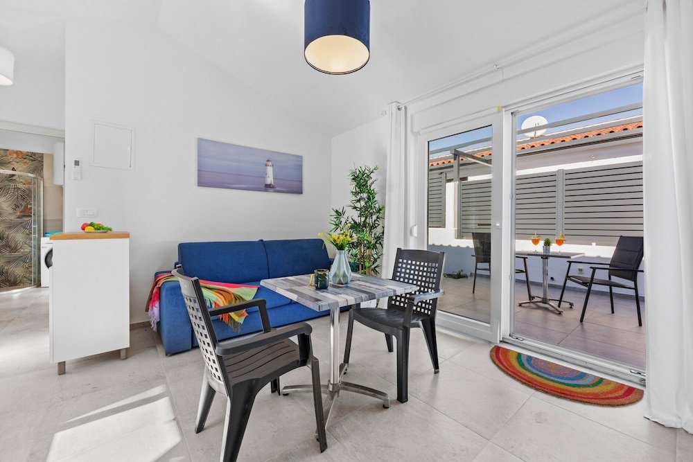 Hotel Cosy Apartment Near Rock Beach